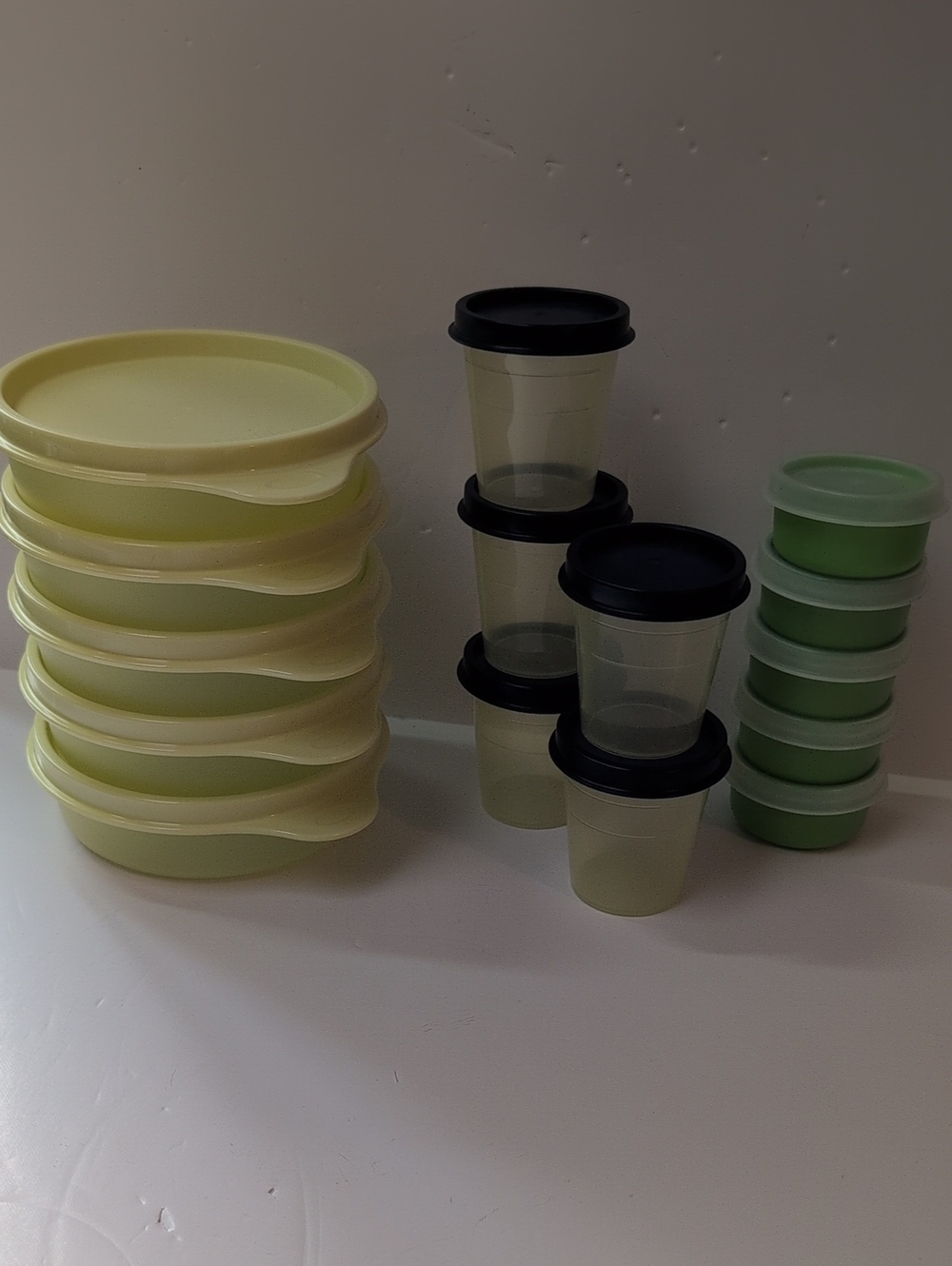 Tupperware®️ Set Of 15 Containers - Picture 2 of 4
